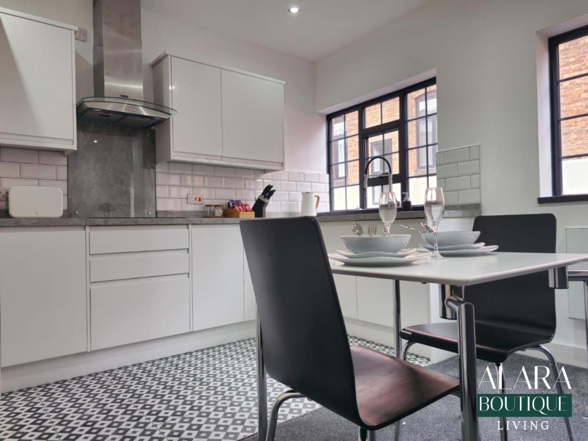 3 Floor Townhouse Luxury Living Alara Boutique Apartment เบอร์มิงแฮม ภายนอก รูปภาพ