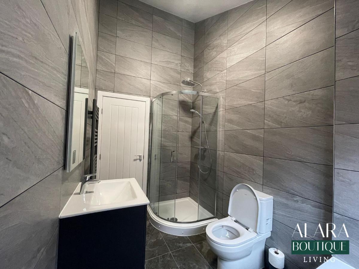 3 Floor Townhouse Luxury Living Alara Boutique Apartment เบอร์มิงแฮม ภายนอก รูปภาพ