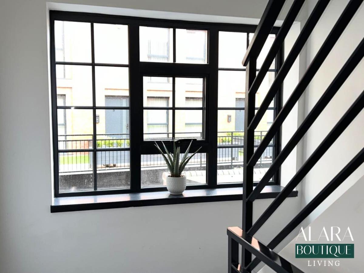 3 Floor Townhouse Luxury Living Alara Boutique Apartment เบอร์มิงแฮม ภายนอก รูปภาพ