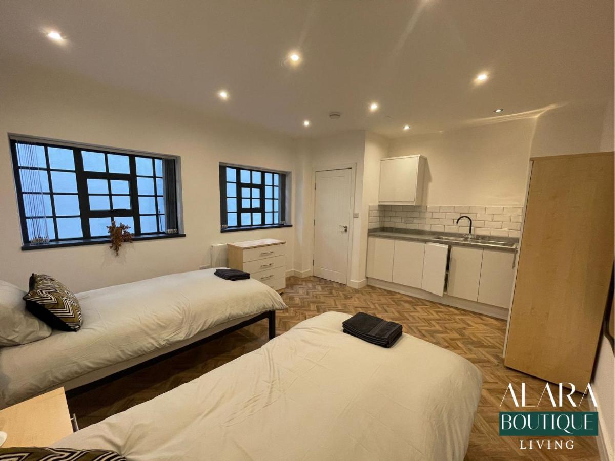3 Floor Townhouse Luxury Living Alara Boutique Apartment เบอร์มิงแฮม ภายนอก รูปภาพ