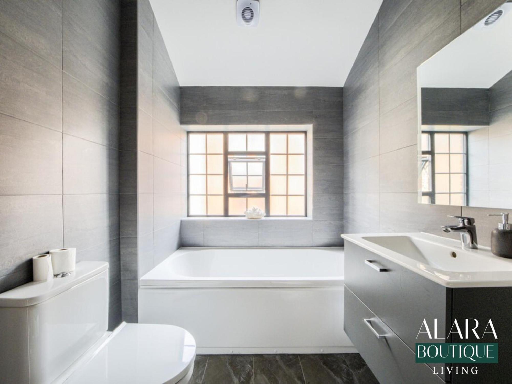3 Floor Townhouse Luxury Living Alara Boutique Apartment เบอร์มิงแฮม ภายนอก รูปภาพ
