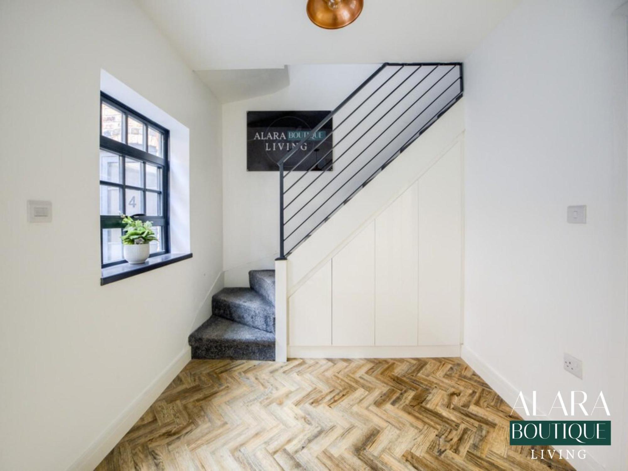 3 Floor Townhouse Luxury Living Alara Boutique Apartment เบอร์มิงแฮม ภายนอก รูปภาพ