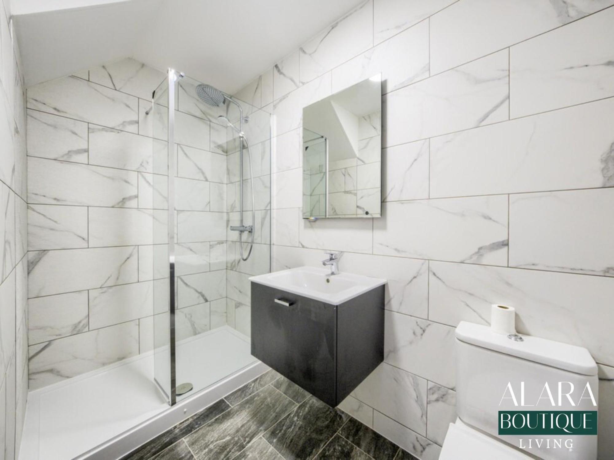 3 Floor Townhouse Luxury Living Alara Boutique Apartment เบอร์มิงแฮม ภายนอก รูปภาพ
